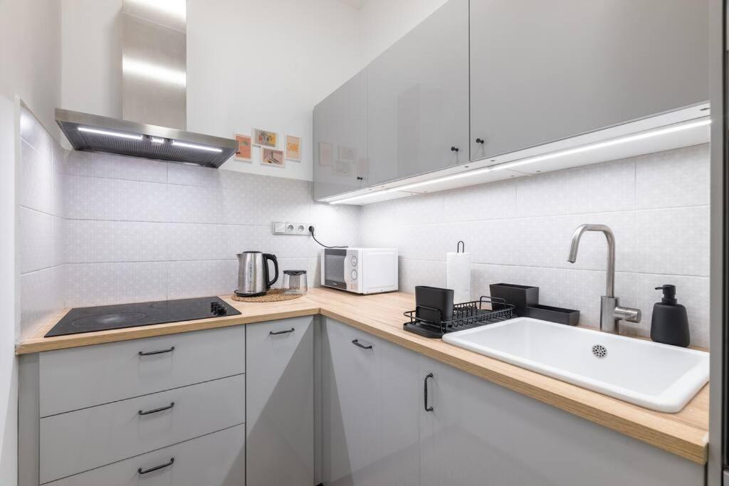 Cute 1Bedroom Center Apartment Прага Екстер'єр фото