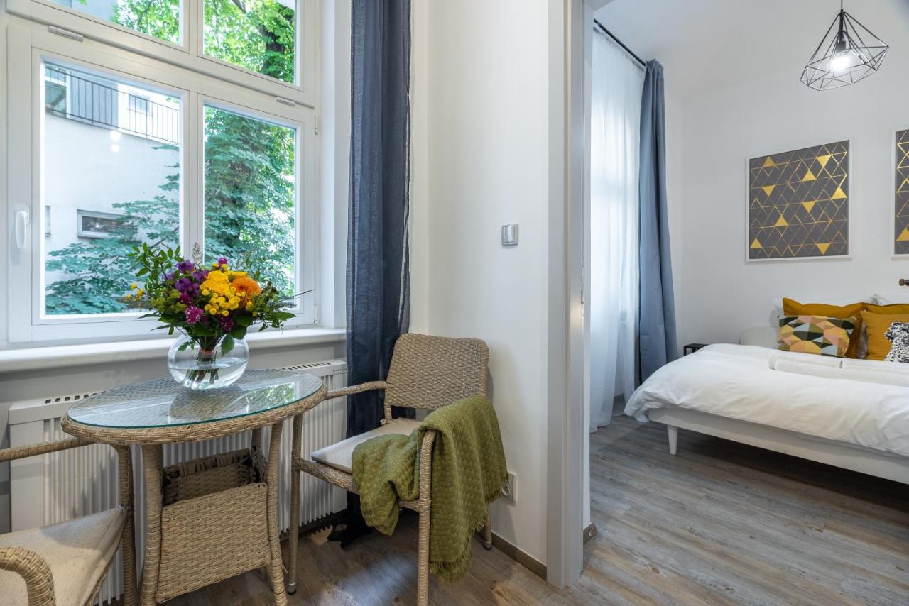 Cute 1Bedroom Center Apartment Прага Екстер'єр фото