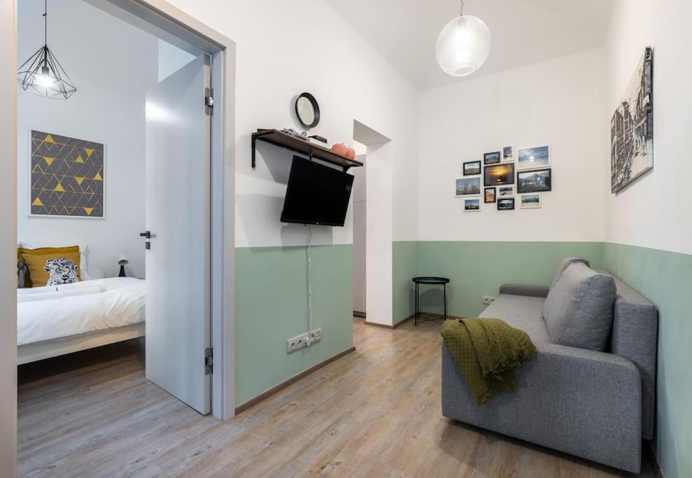 Cute 1Bedroom Center Apartment Прага Екстер'єр фото