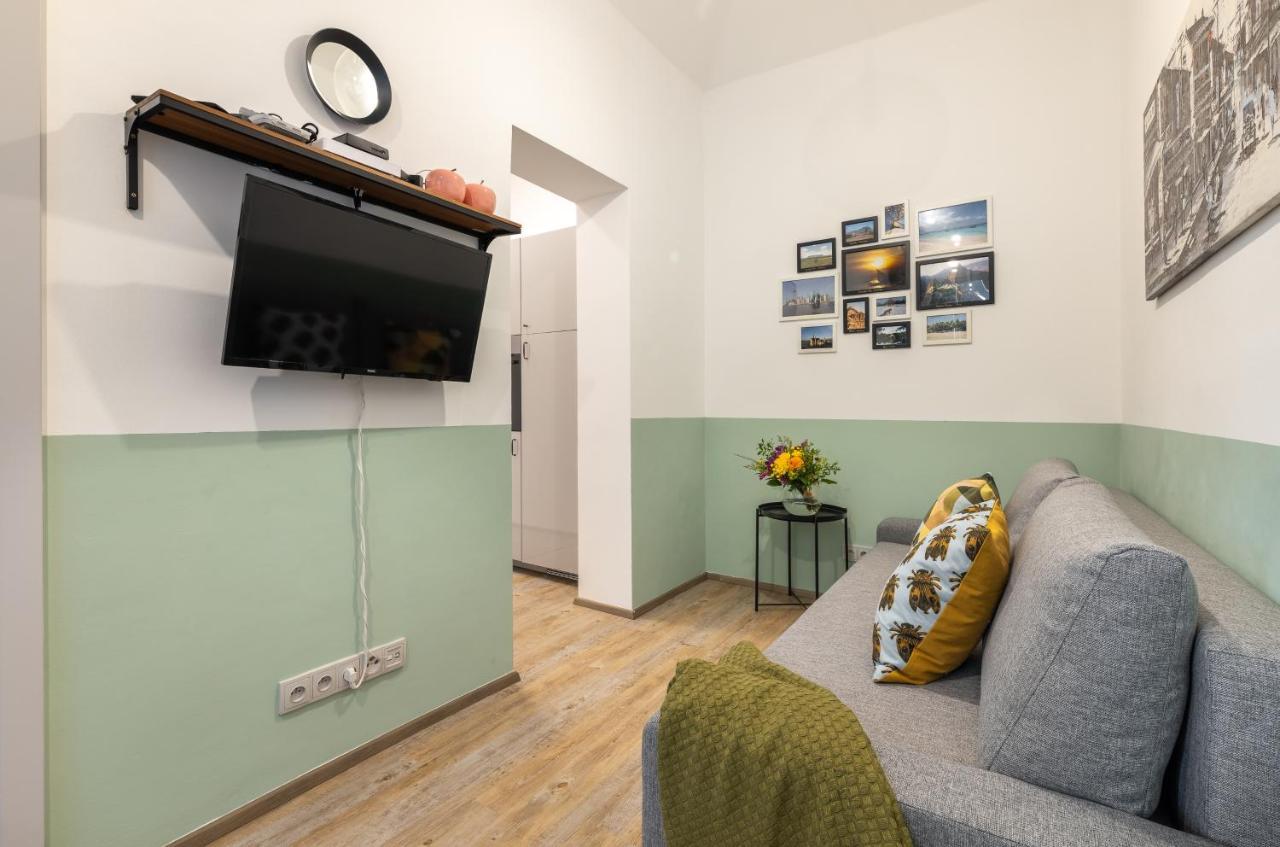 Cute 1Bedroom Center Apartment Прага Екстер'єр фото